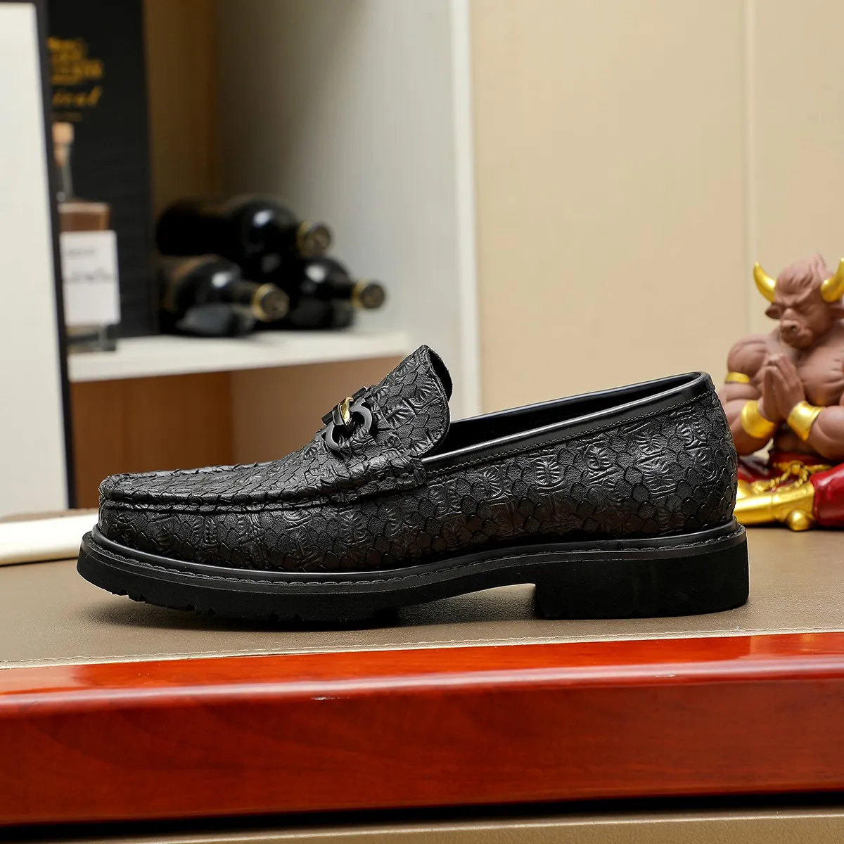 Men's shoes 💰500 Ferragamo [Ferragamo] top imported suit men's shoes 💯Original copy of the official website, product materials: selected imported embossed calfskin + luxury hardware buckle accessories ~ imported water-dyed cow 🐂 leather lining. Strong three-dimensional visual effect, original combination outsole, multiple colors available😘 Size: 38-44 (.45.46. Customized)
